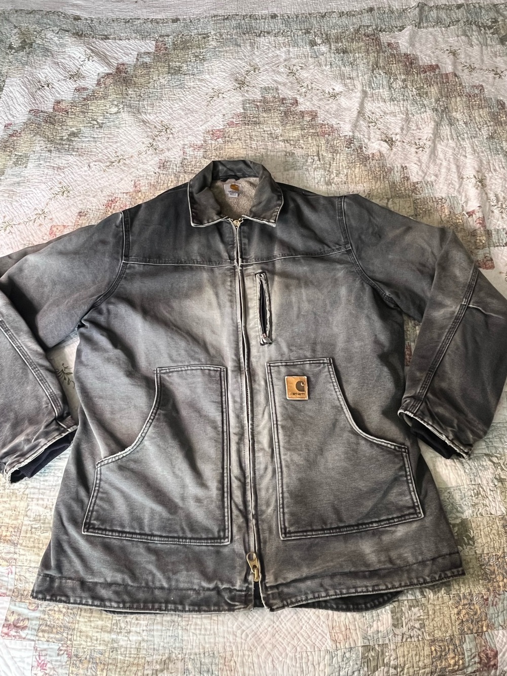 Vintage Carhartt Distressed
Sandstone Ridge Coat C61 BLK—Large Tall